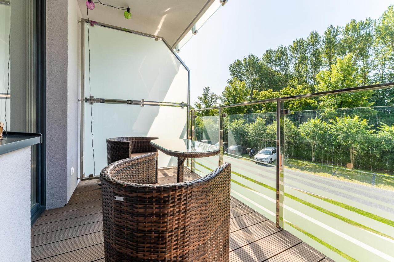 Apt Nadmorskie - 4 Pory Roku Kołobrzeg Exterior foto