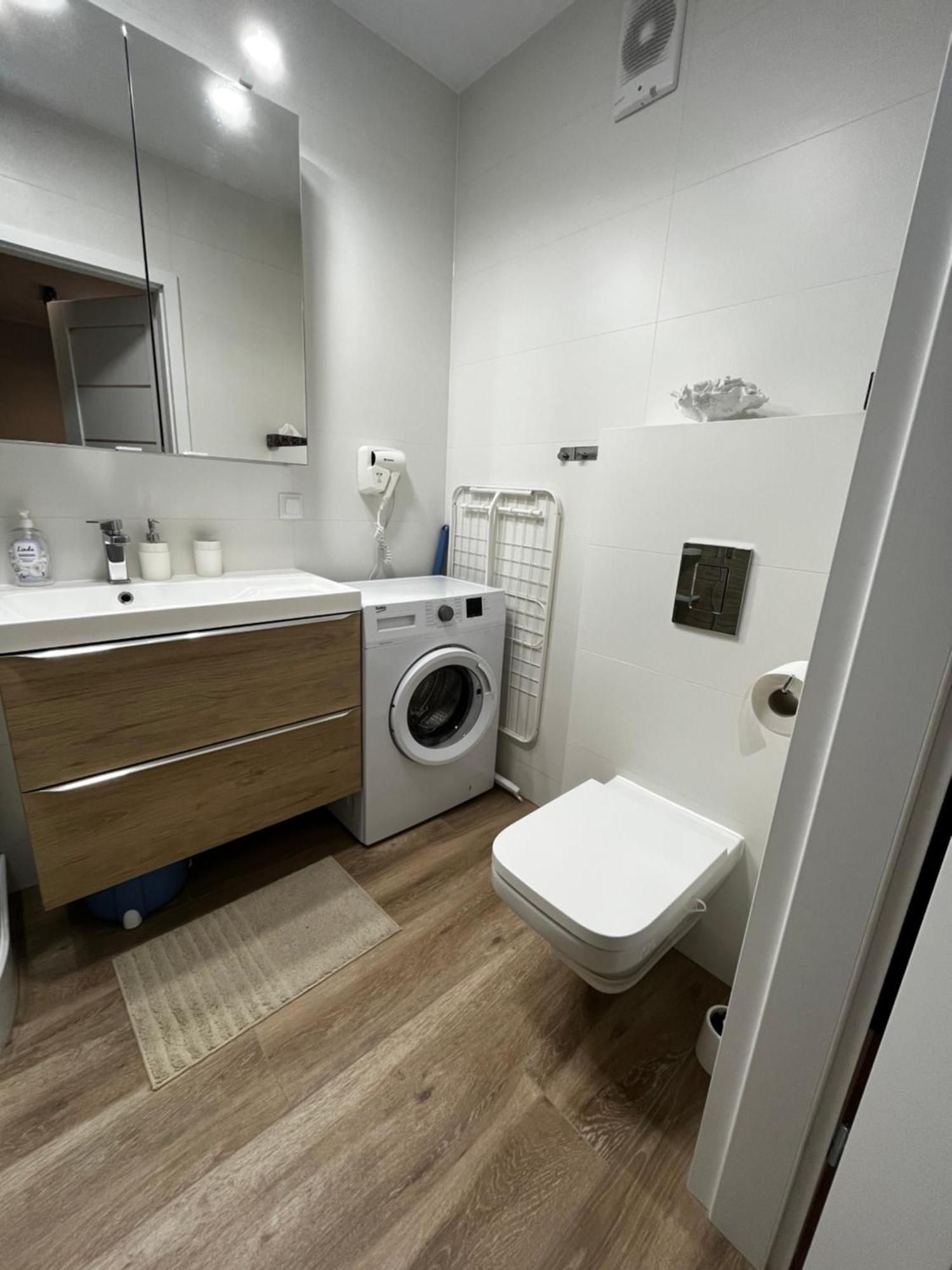 Apt Nadmorskie - 4 Pory Roku Kołobrzeg Exterior foto